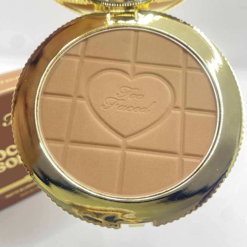 Too Faced Chocolate Soleil Matte Blurring Bronzer Chocolate Soleil 8g/0.28oz NEW - Picture 2 of 11